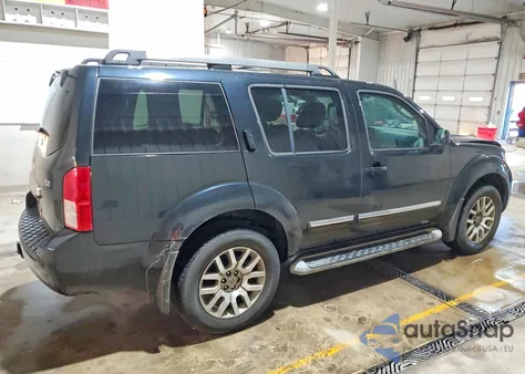 2010 Nissan Pathfinder S z USA, uszkodzony, nr VIN 5N1AR1NB8AC626935